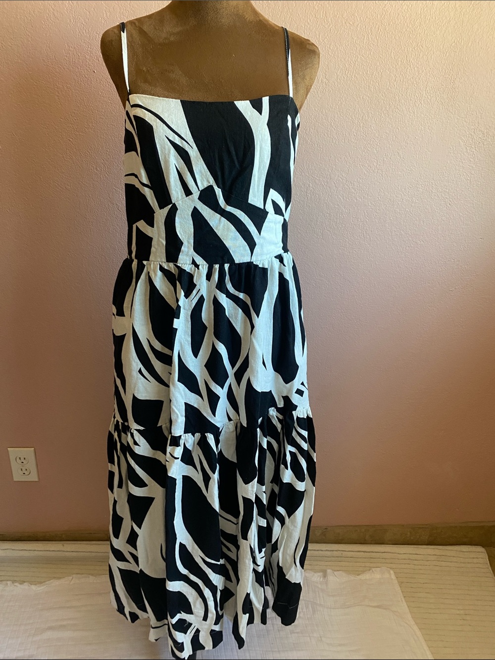 RACHRL ZOÉ Black and White Abstract Maxi Dress